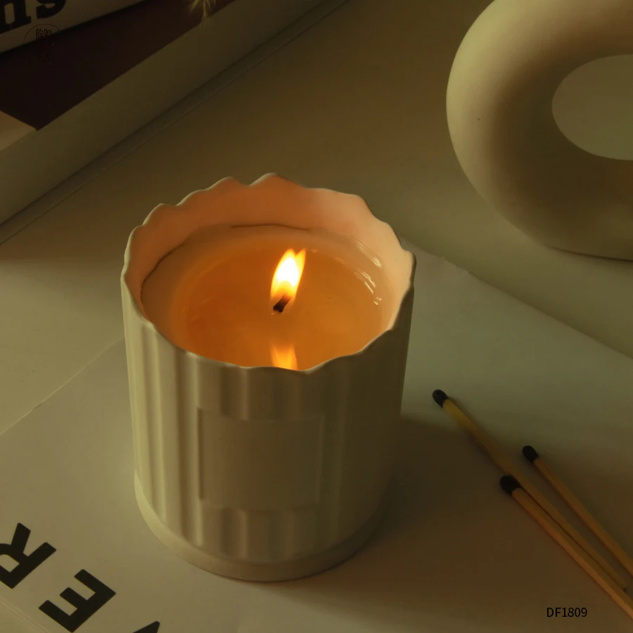 Nordic Home Decor Cylinder Candle Vessels Wholesale White Empty Ceramic Candle Jars Luxury