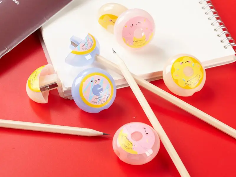 Customized sharpener for pencil School office stationery  colored  manual plastic kids cute small pencil sharpener for studends