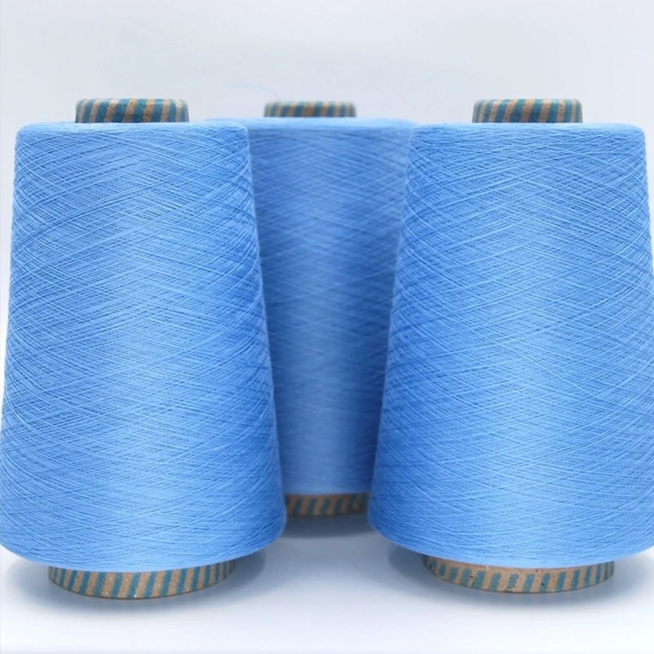 Soft Skin-Friendly 1/37NM 17% Elite 83% Rayon Blended Yarn Knitting Fancy Rayon Yarn For Sweater