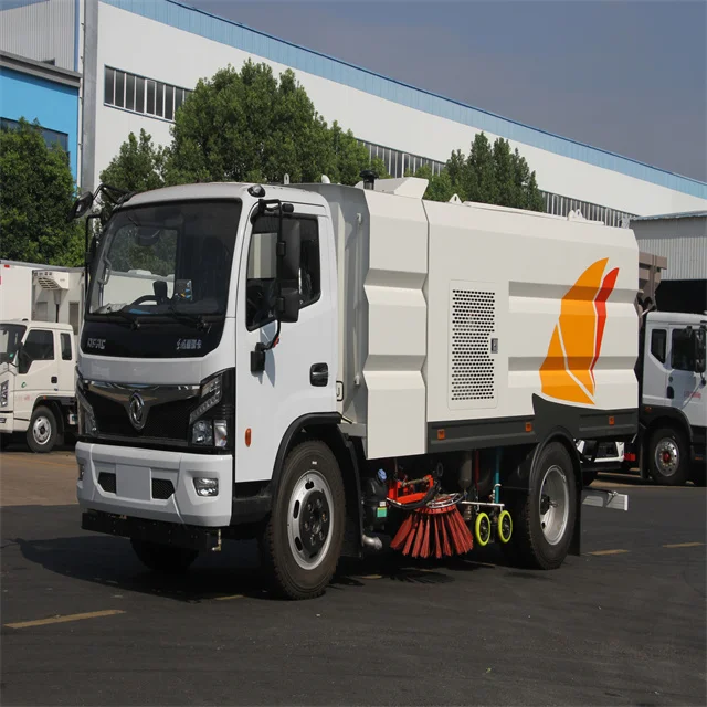 4*2 Drive road sanitation cleaning and sweeper Dry and wet dual purpose sweeper left