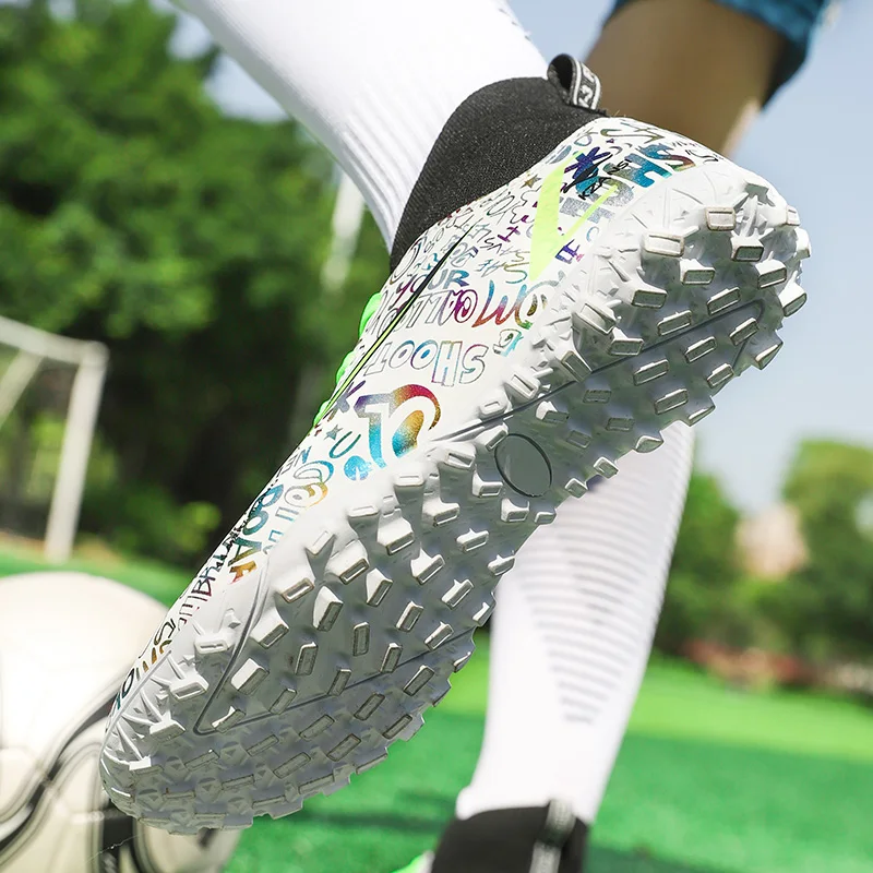 Football Boots Men High Top Soccer Shoes Man Outdoor Non Slip Soccer Cleats Kids Futsal Shoes