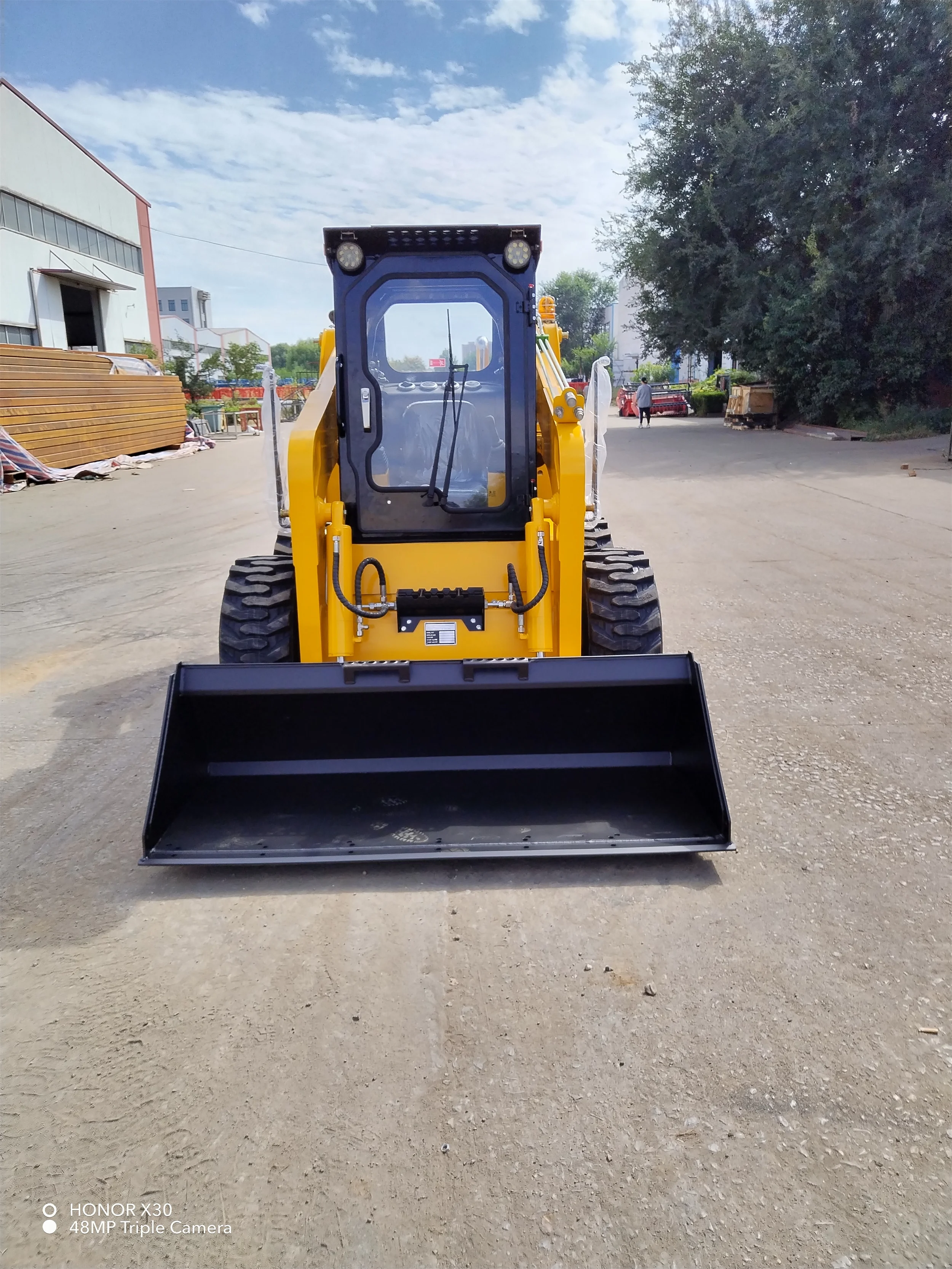 Loading1100kg   Wheels Skid Steer Loader  Construction Machinery Loader