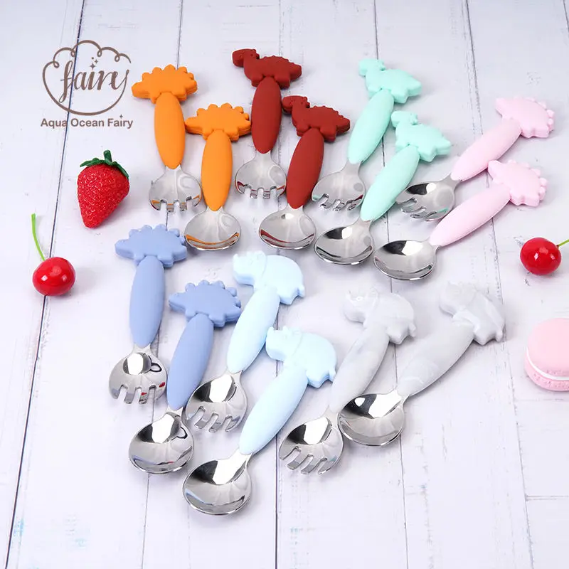 Bpa Free Food Safe Silicone Baby Suction Feeding Set With Baby Bowl Dinner Baby Bibs Spoon And Fork For Kids