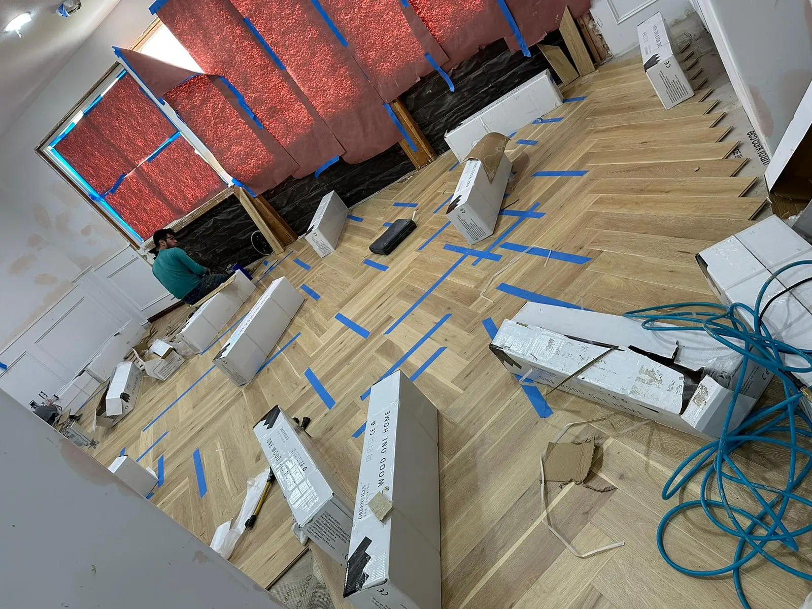 Hot selling light color European oak engineered wood flooring herringbone parquet wooden flooring