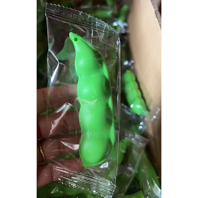 Pea pod multi-functional portable silicone bag lifter key pendant for vegetable lifter