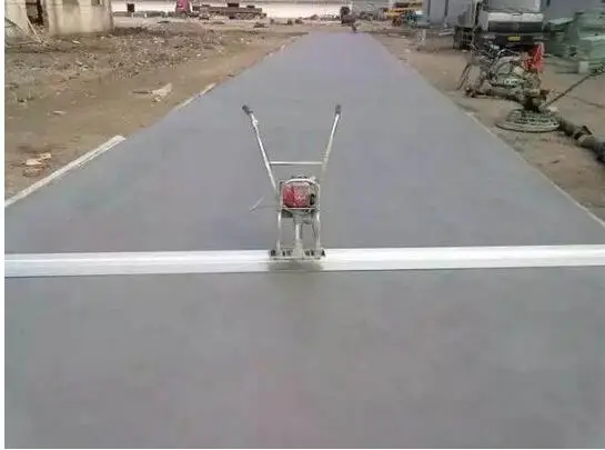 Gasoline Concrete Vibrating Ruler Vibrating Ruler Troweling Machine  Surface Finishing Screed Vibrator Ruler