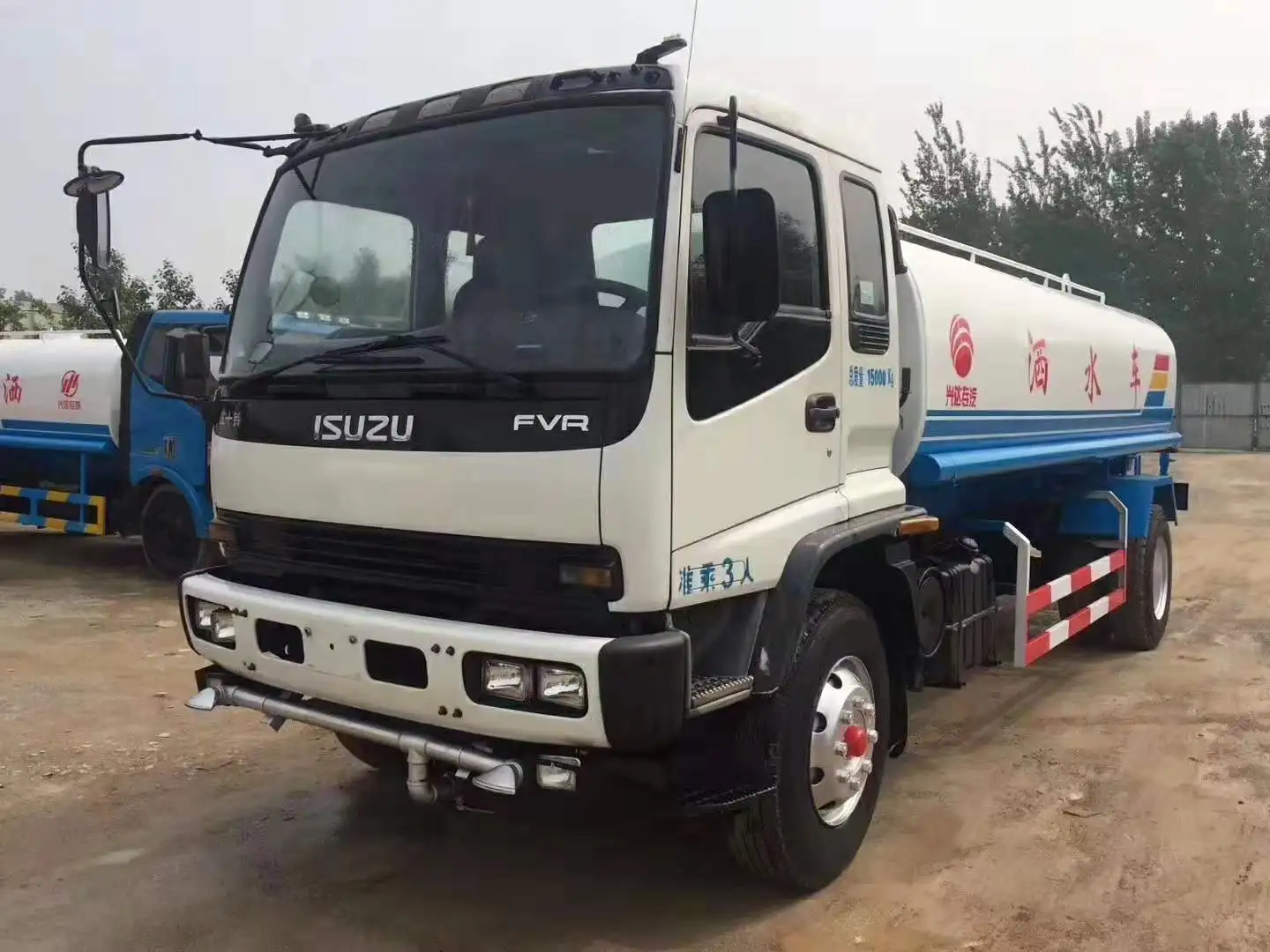 Isuzu б/у дороги спринклер для воды 2017 год 5000L 7000L Автоцистерна грузовик Лидер продаж isuzu использованной