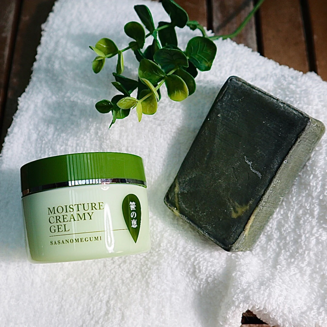 Cosmetic Facial Anti Aging Cream For Sensitive Skin And Dry Skin