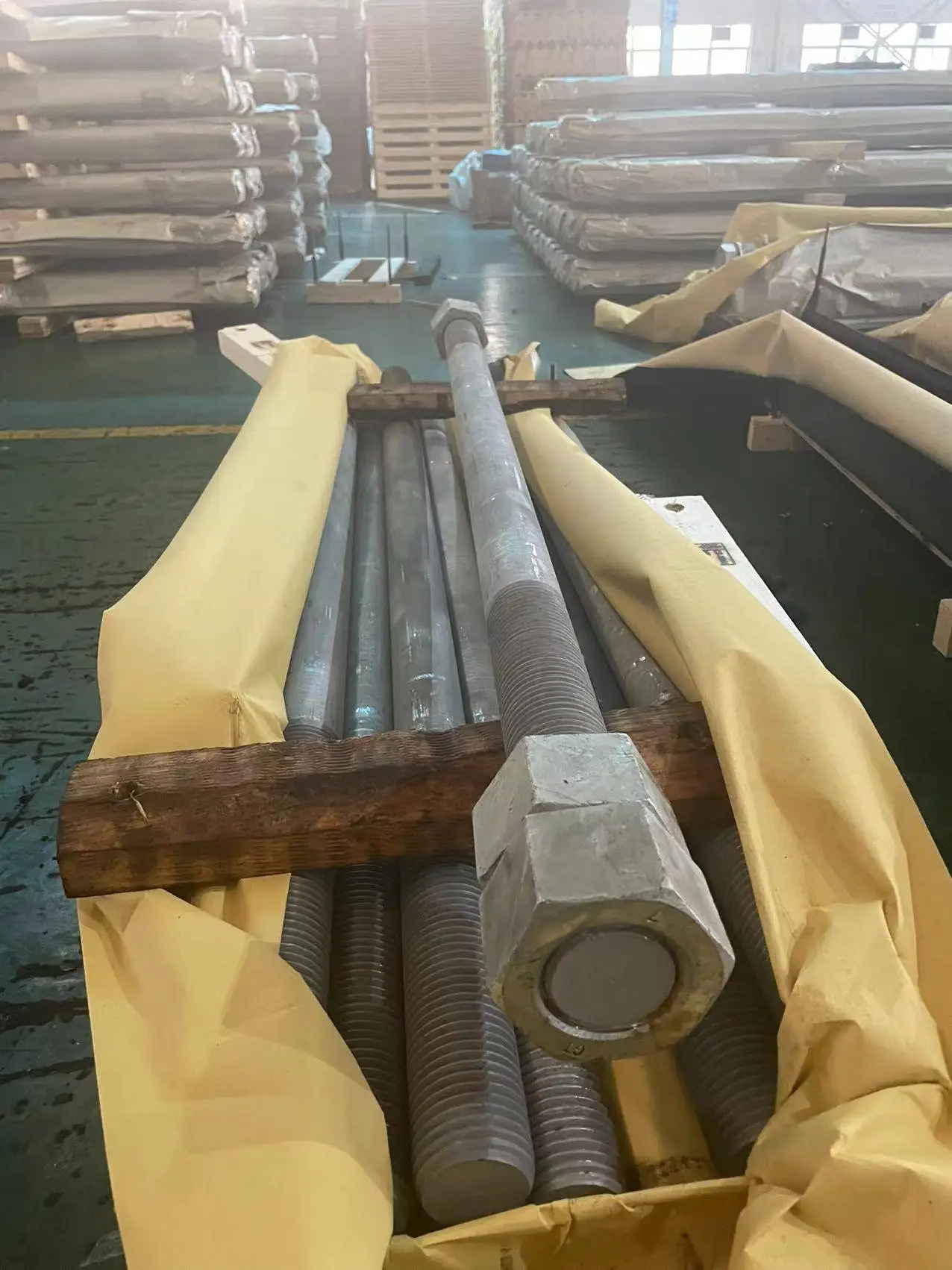 Black double end Thread rod - a320 L7 L43 L71 A193 B7 B16 Stud bolt C/W hex nuts 2H a320 Gr7M ceramic PTFE