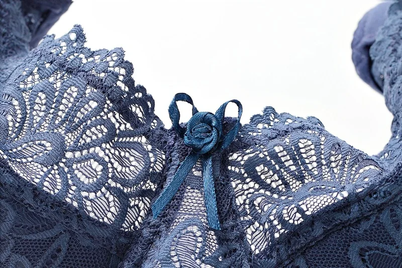 Женский бюстгальтер большого размера