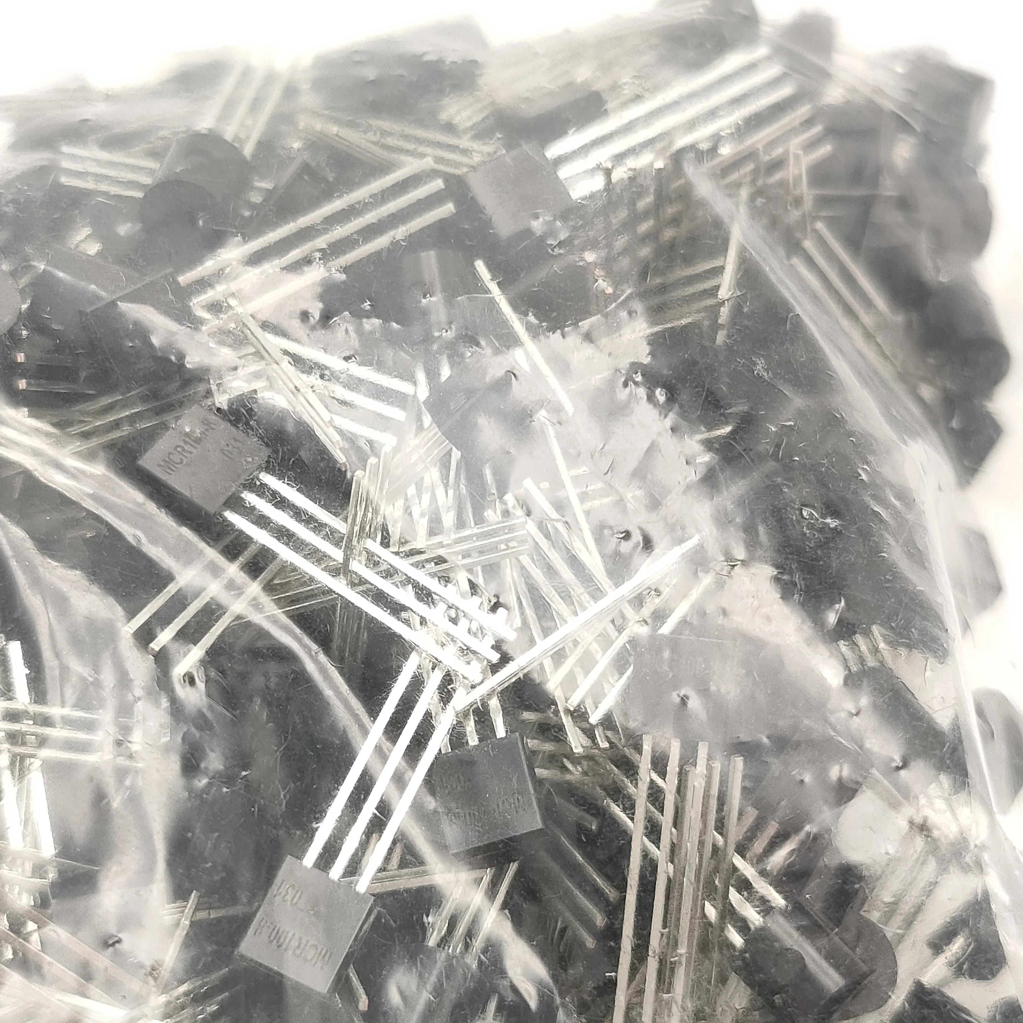 Chinese Manufacturer  Mcr100- 6 MCR100- 8 600V 800ma 600ma Silicon Controlled Rectifier  TO-92  Sot89  Thyristors