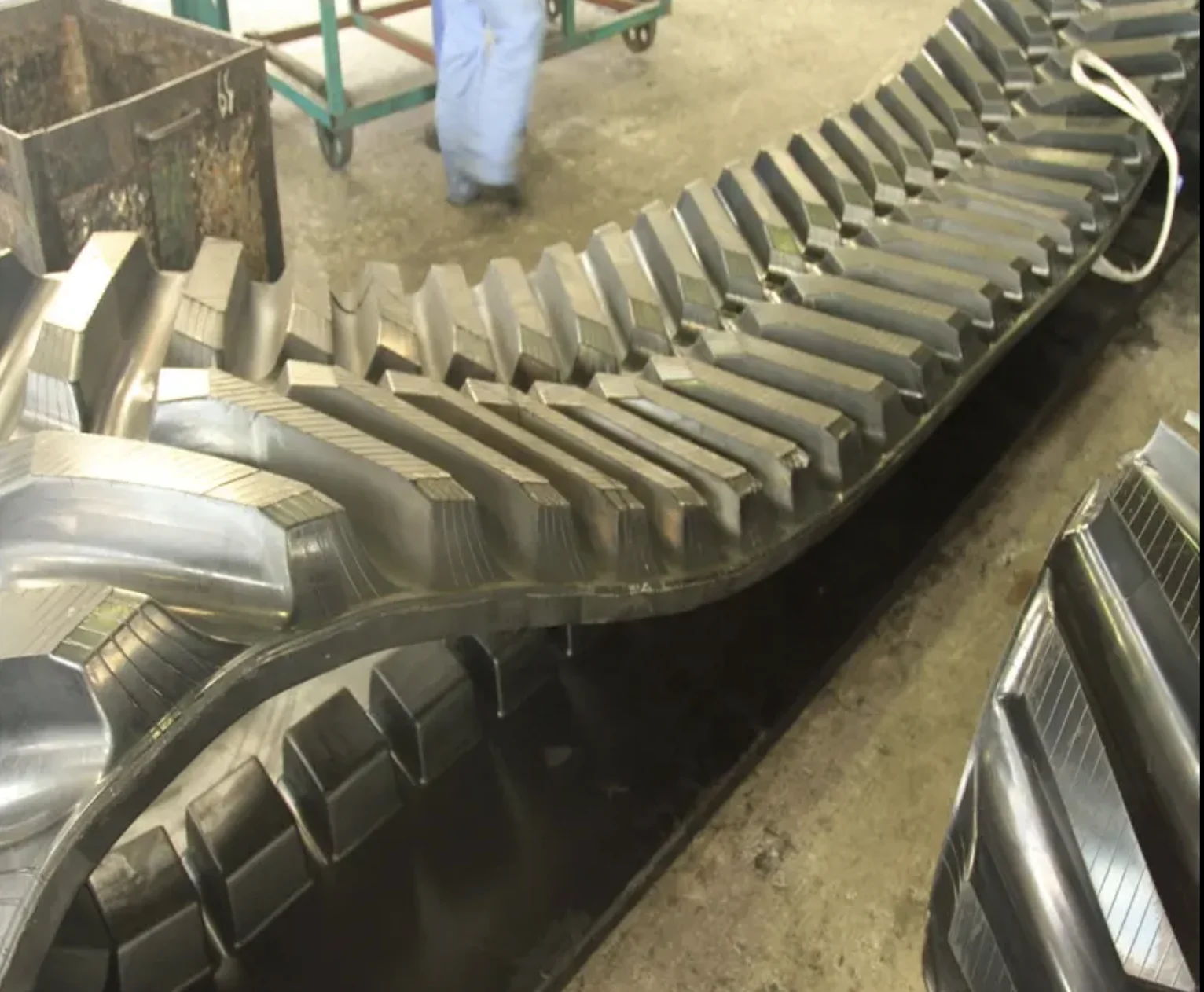 Сельскохозяйственная резиновая гусеничная гусеница 915x152 4x42 для трактора комбинированный комбайн