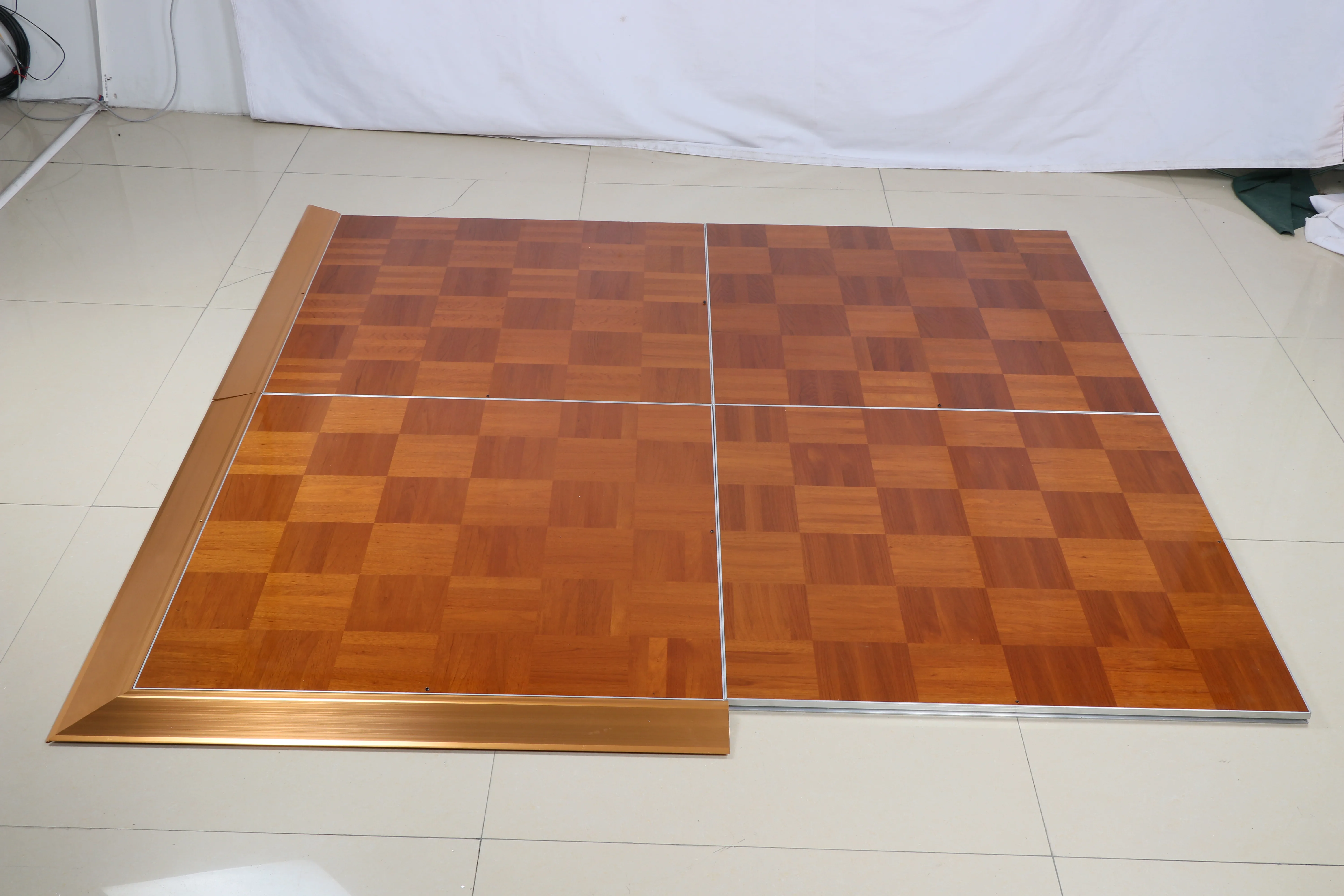 Portable Outdoor Interactive Laminate Hardwood Wooden Dance Floor