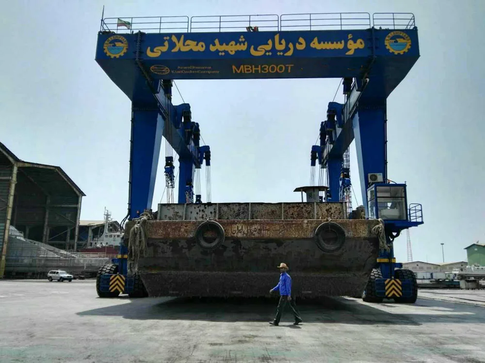 Factory 200 Ton 500 Ton Gantry Crane New Travel Lifting Yacht Boat Lift for Shipyard Motor Gearbox with 3m Max Lifting Height