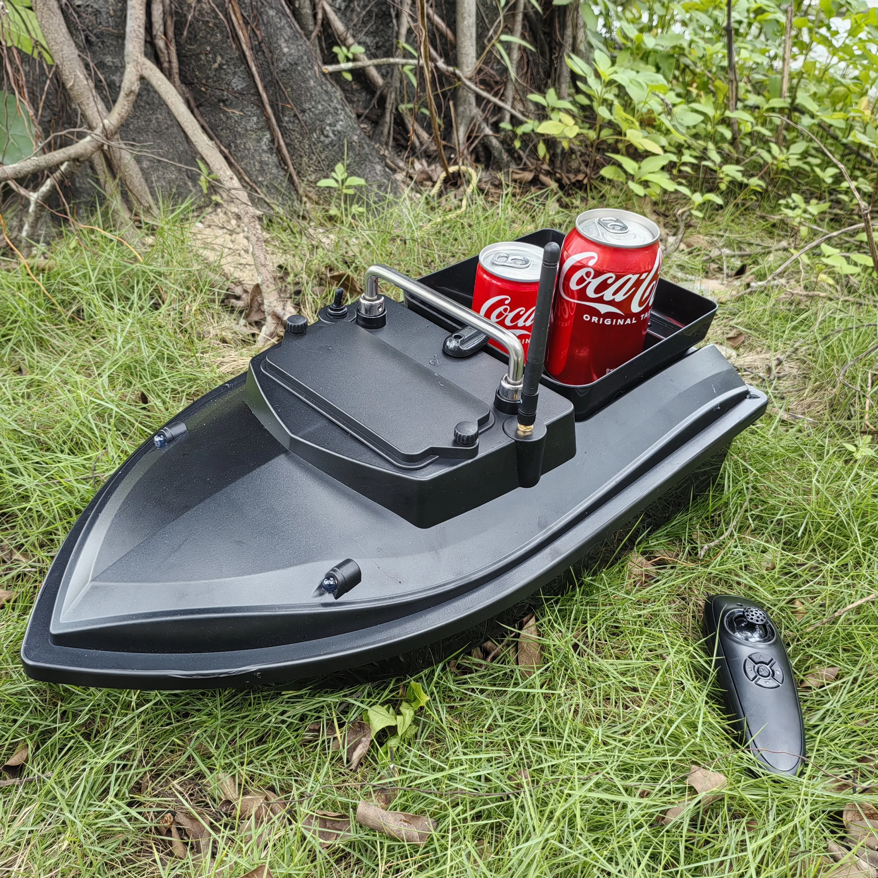 V050 Small Fishing Boat RC Bait Boat Carp Fishing Trap Equipment With 4.4 lbs Huge Hooper 2KG Bait Tank RC Long Endurance