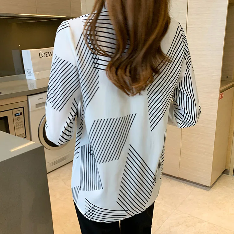Korea Women Top Fashionable Stripe Print Long Sleeve Satin Blouse&Shirts Ladies