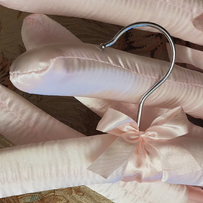 Non-slip clothes hangers high end satin fabric display hanger for dress