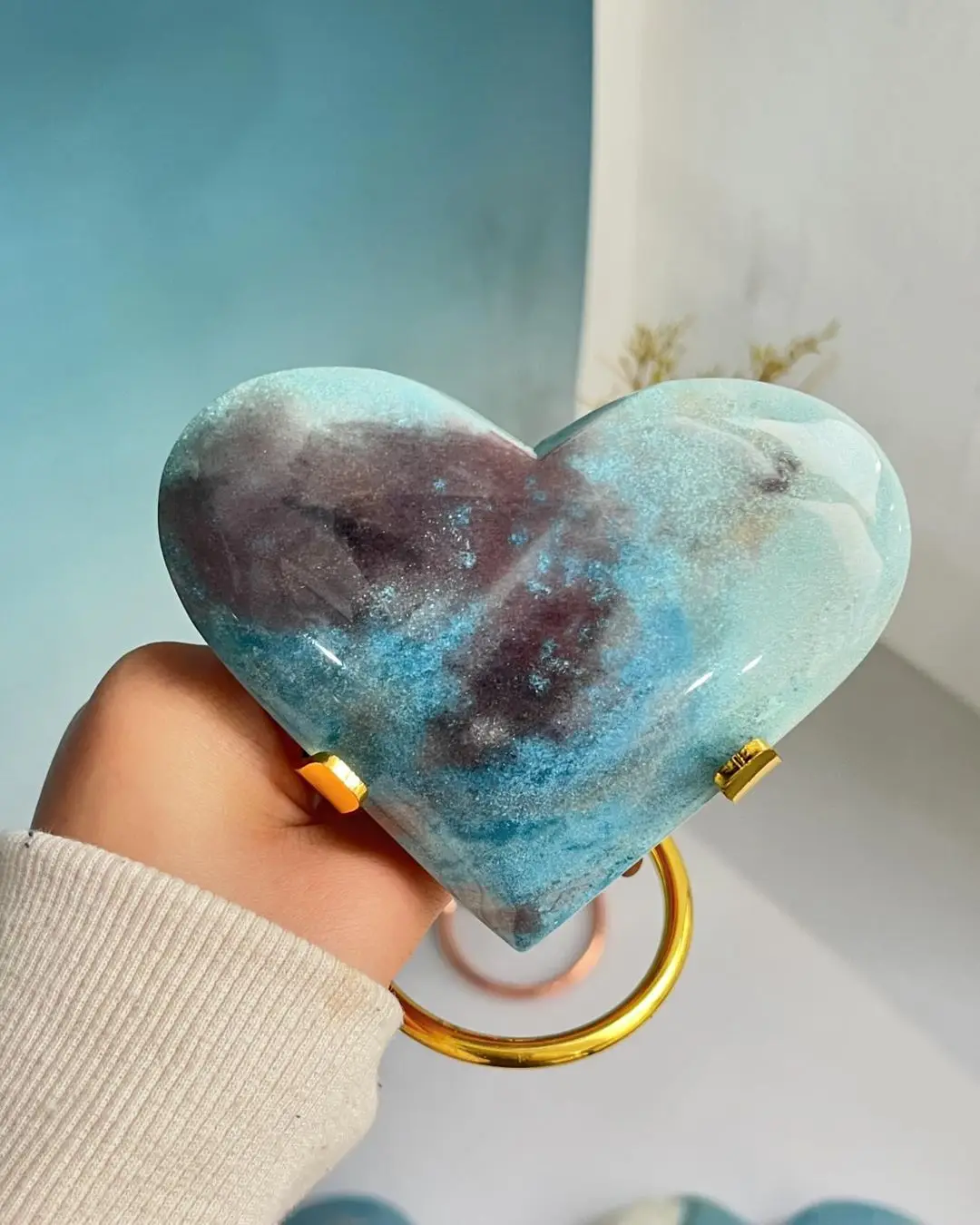Top Quality Crystal Heart Stones Wholesaler Natural Blue Crystal Crafts Trolleite Heart For Personal Collection