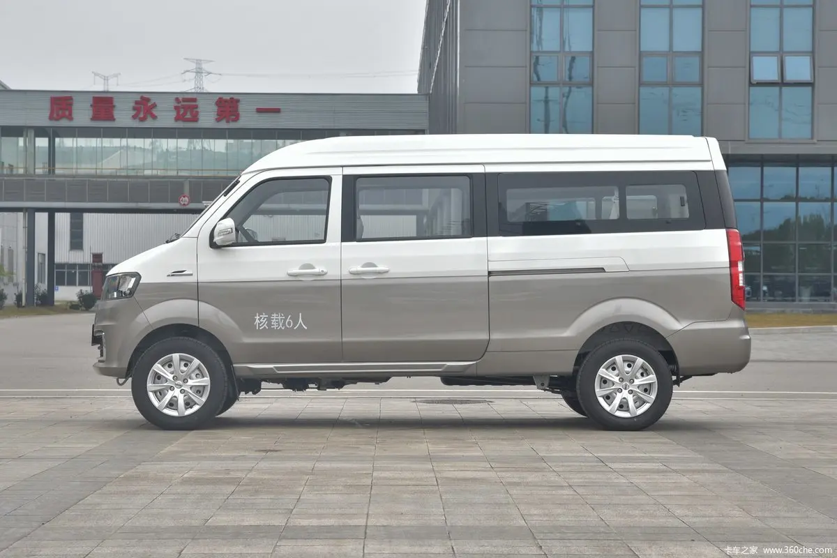 2024 chinese cheap Mini Bus Jinbei Hiace new bus 110hp 1.5L gasoline Mini van