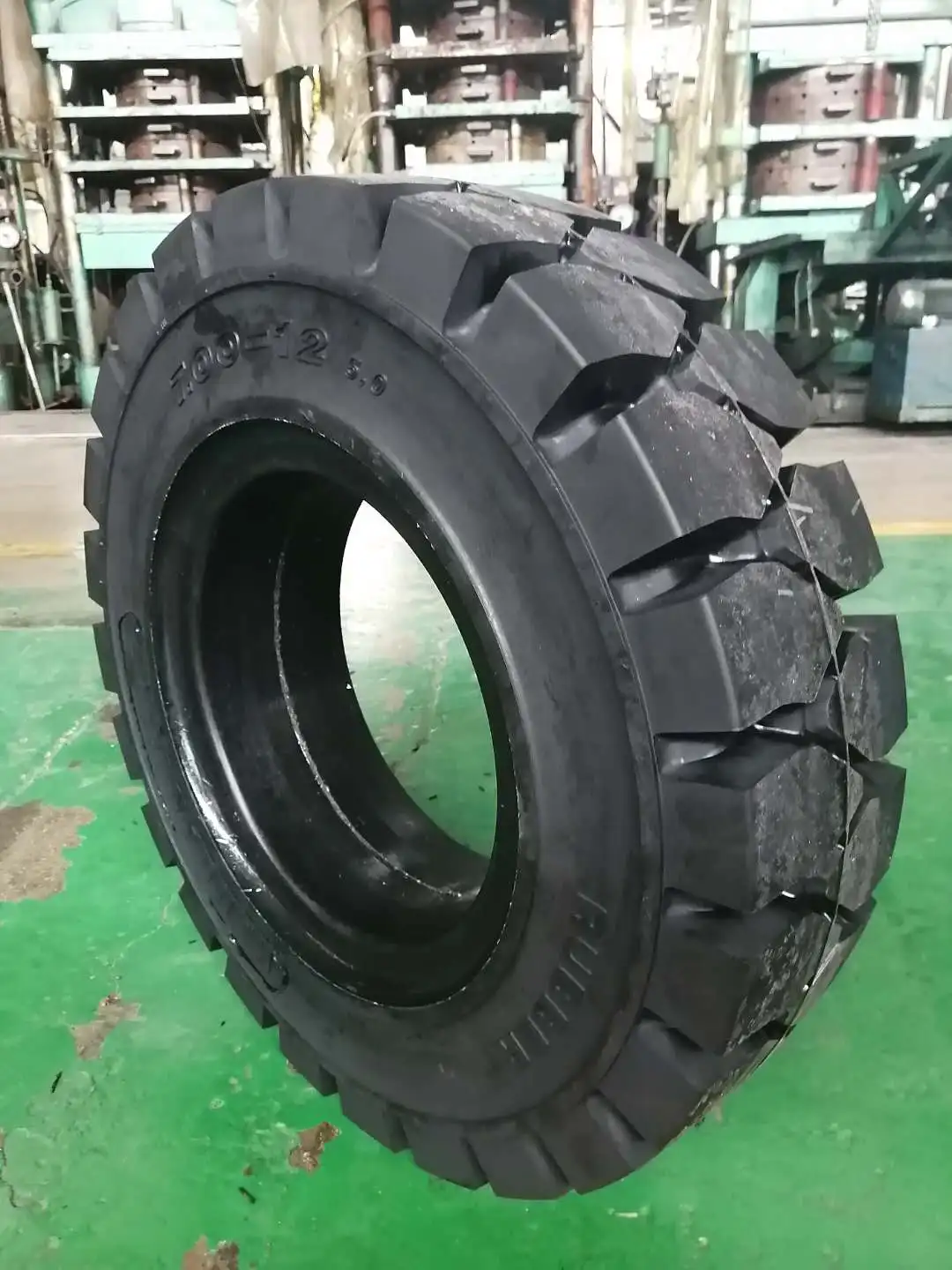 
Hanuan tyre brand 6.50-10 8.15-15 6.00-9 7.00-12 Hangcha heli liugong forklift solid tyre 
