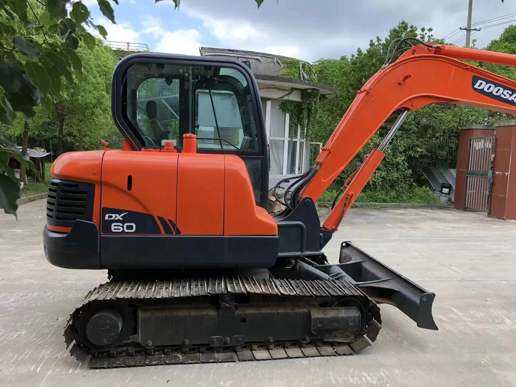 DOOSAN DX60