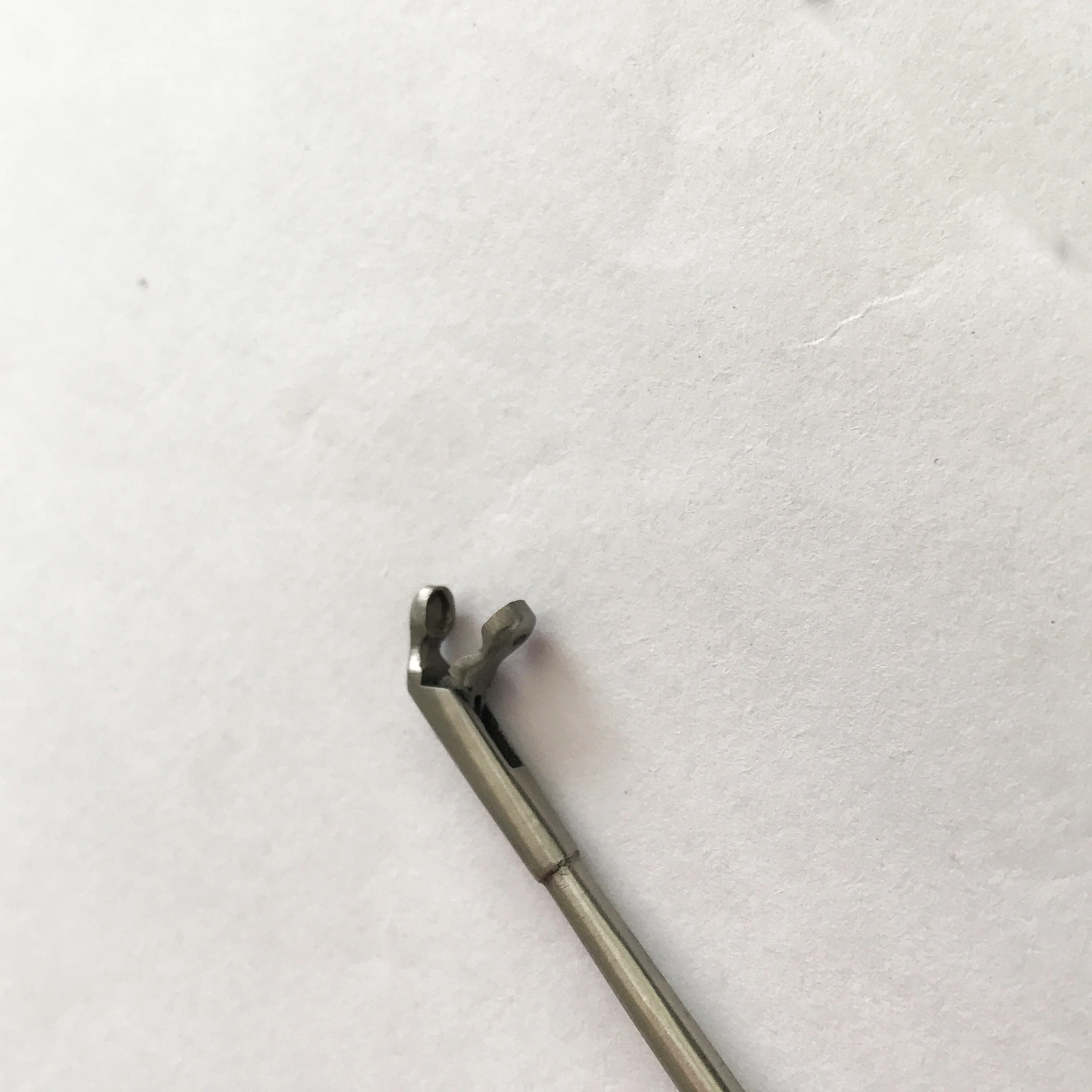 Pedestal to hold the operating Laryngoscope external defibrillator (And Laryngoscope instruments