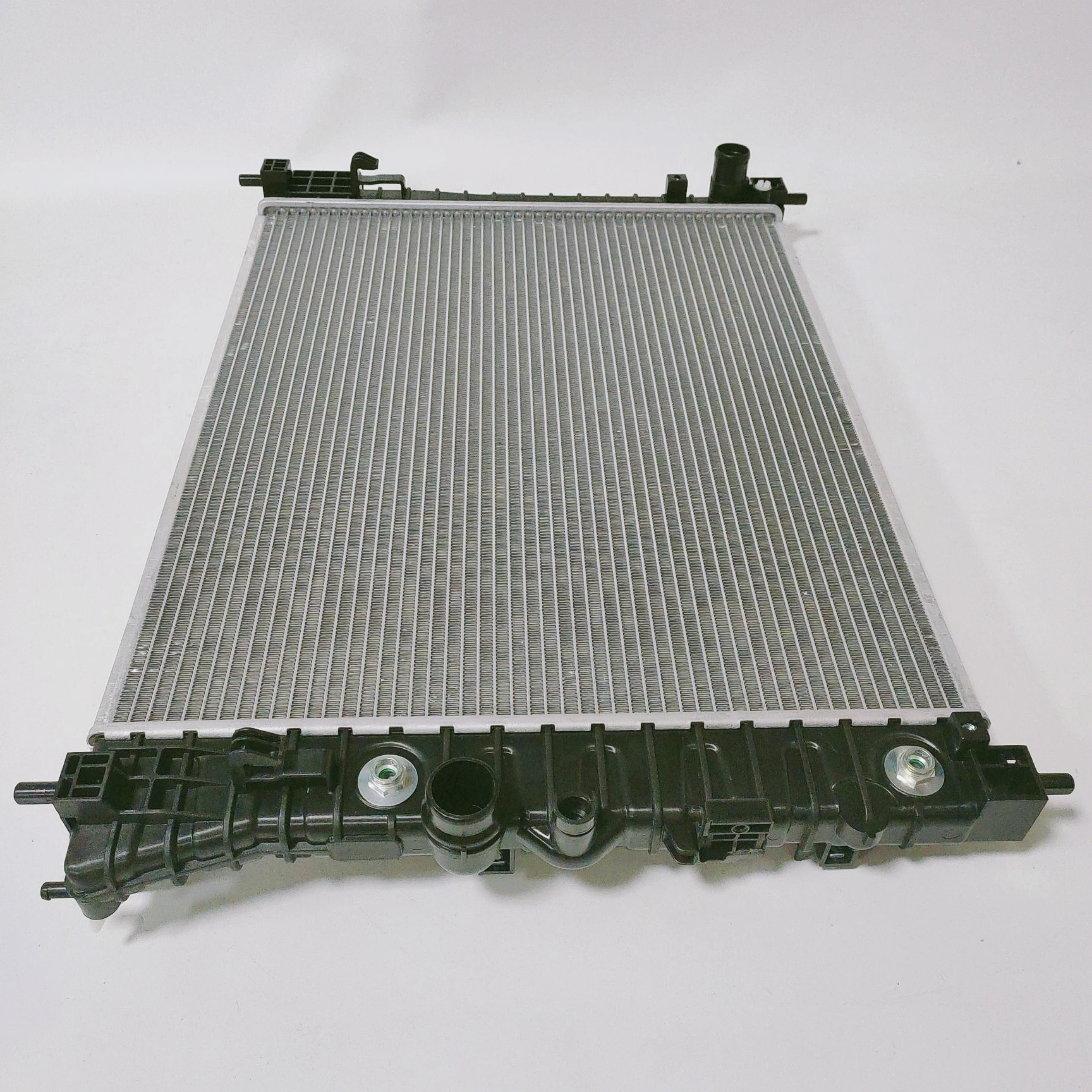 95136075/95298548 Aluminum Plastic Brazed Automobile Engine Radiator Water Tank Radiator For ENCORE 1.4 L4 TURBO 13-15(A/T)