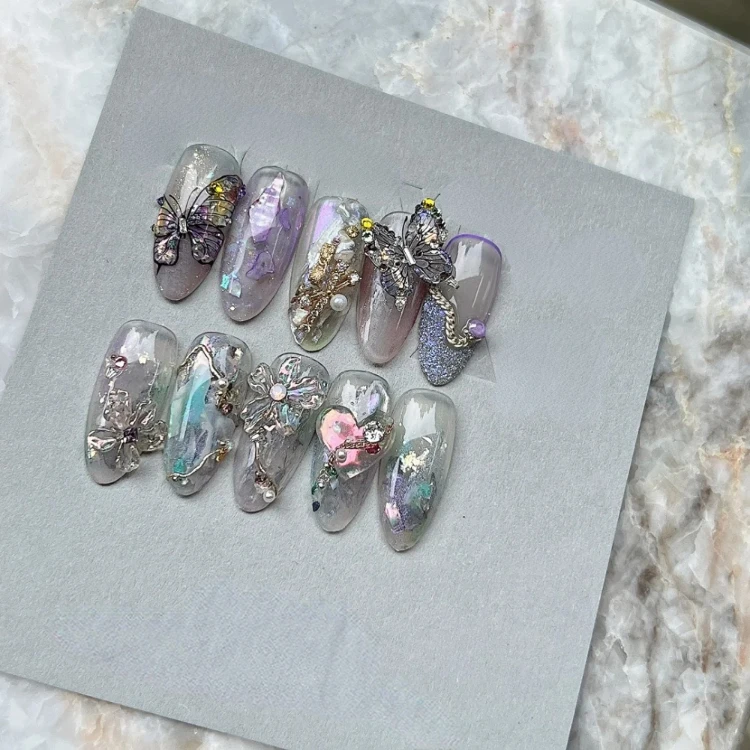 French Almond Coffin Design Short Artificial Fingernails High Quality Red ABS Press-On Nail Art Gold Glitter Star Pattern