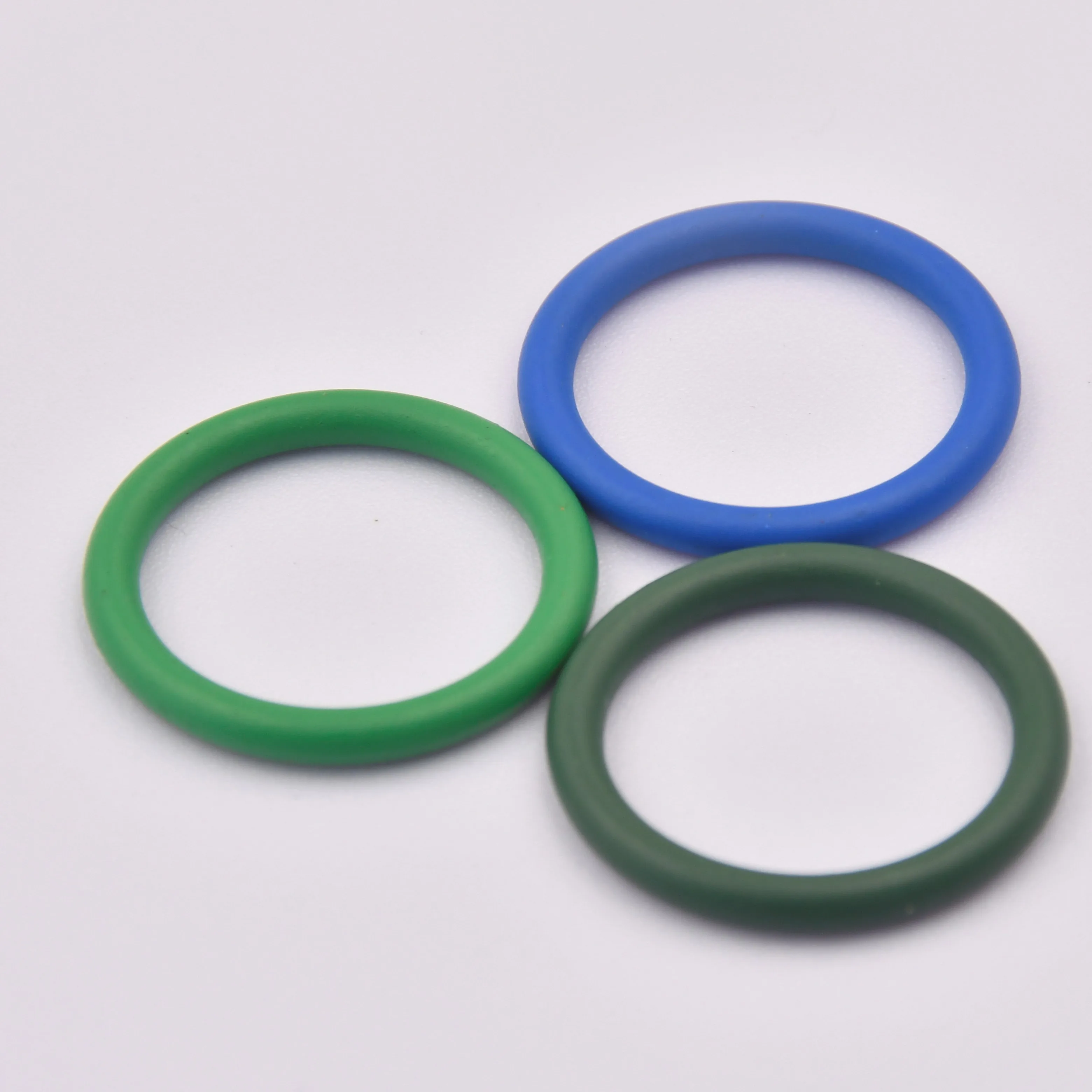 Продает индивидуальные формовочные резиновые изделия NBR70 PTFE NBR Силиконовые EPDM Oring резиновая руда на заказ