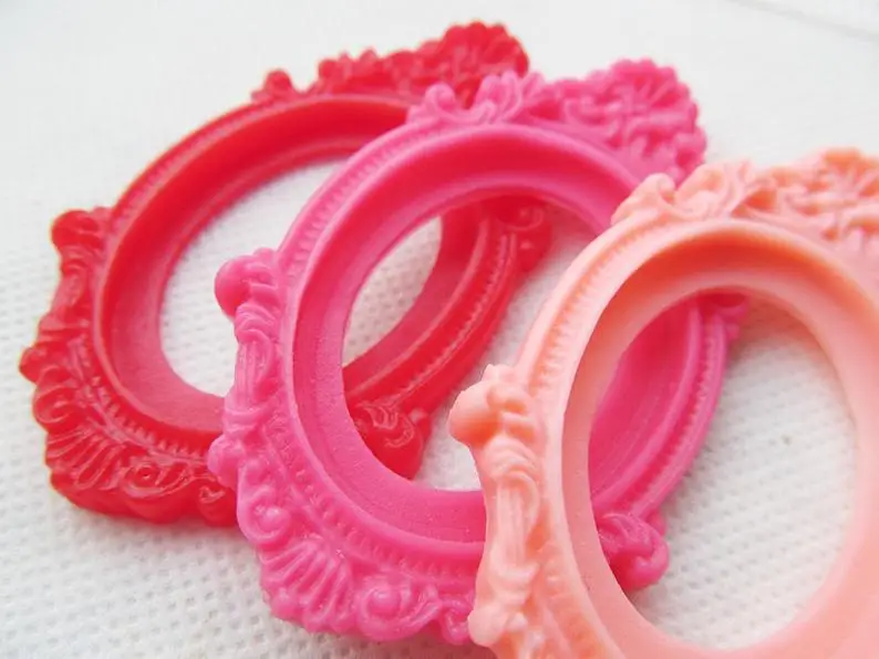 Oval Flatback Resin Hollow Frame Charm Finding  Filigree Flower Border Base Setting Tray  for 30mmx40mm Cabochon/Picture