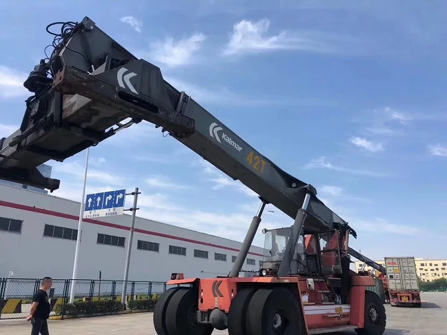 Professional KALMAR DRD420 container reach stacker for