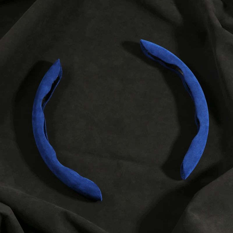 alcantara car steering wheel cover Sweat absorbent non-slip handlebar cover perforated breathable all-season suede