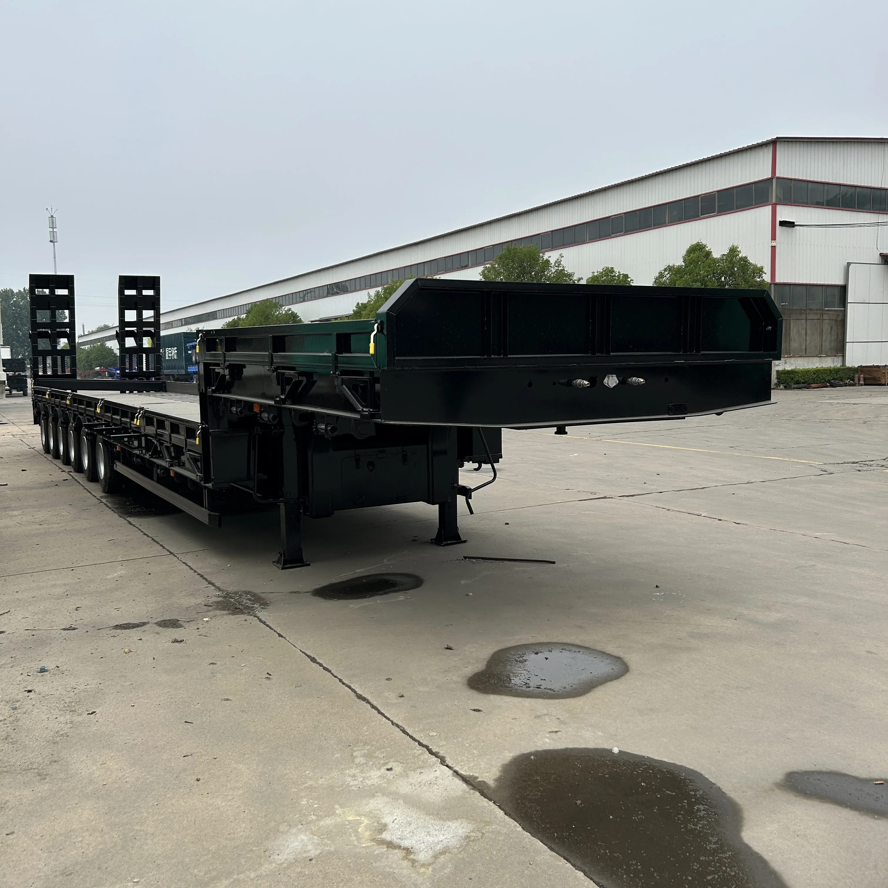 Hot Sale Semi-Window Trailers Low Flatbed Transport Container Truck Trailers Skeleton Semi-Trailer