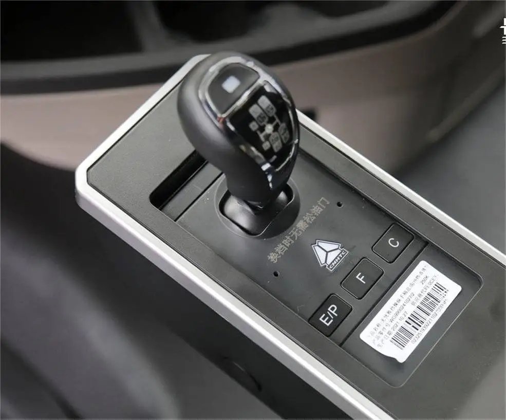 good review 6x4 howo max tractor Truck for sale