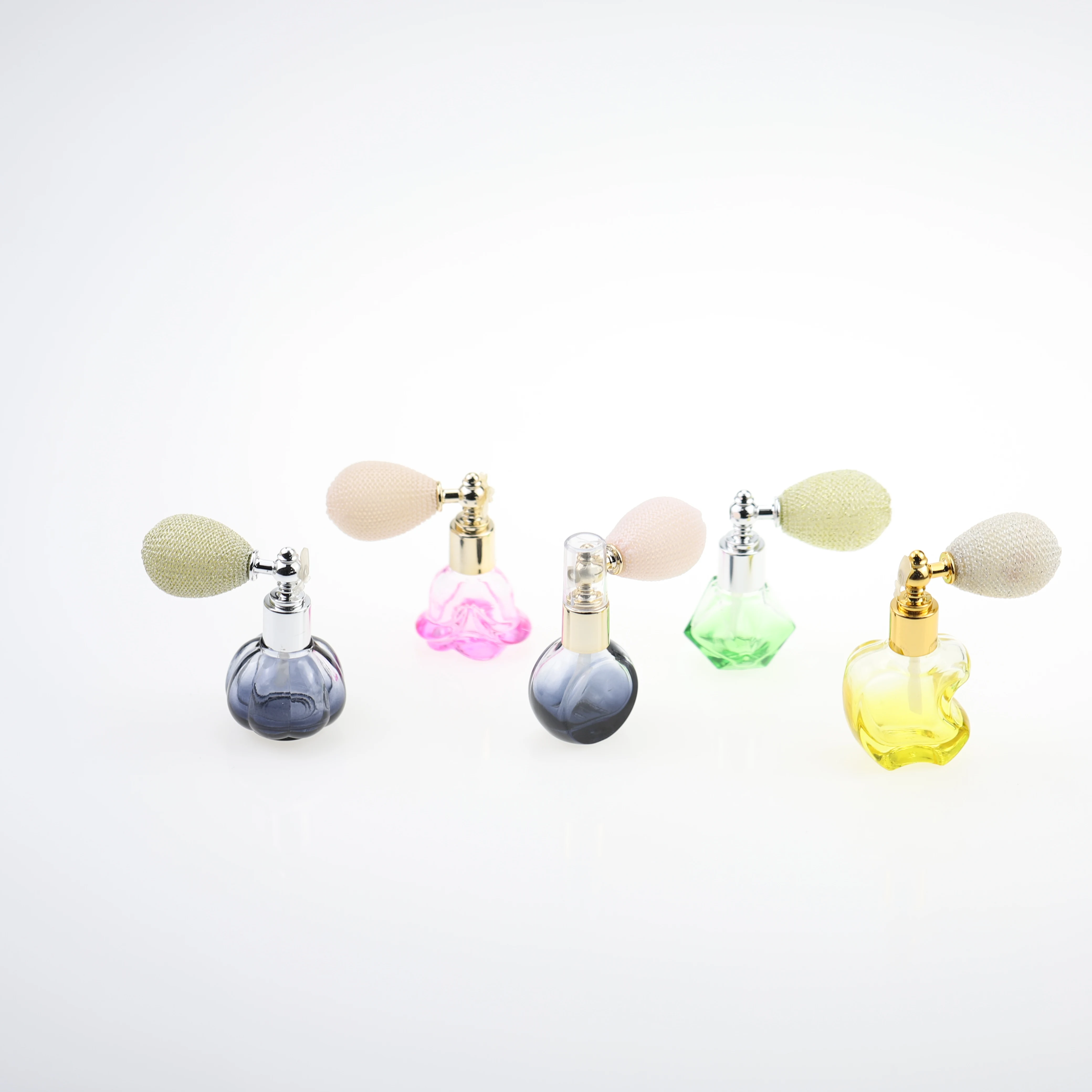 Wholesale Car Hanging Air Fresheners Wooden Cap Empty Aroma Car Perfume Glass