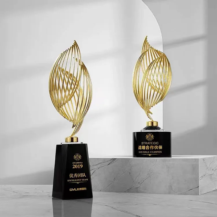 Custom Leaf Shaped Gold Trophies Crystal Metal Medal Awards Metal Crystal Trophies With Black Crystal Base