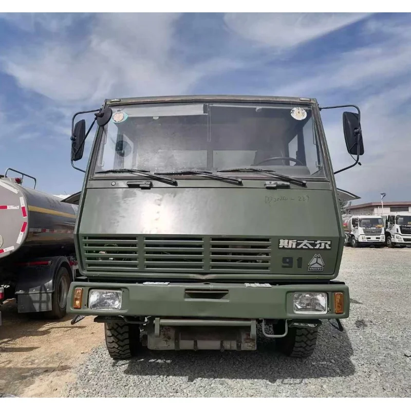 Euro III Emission HOWO 260 Horsepower Steyr Aircraft Refueling Tanker Truck Heavy-Duty