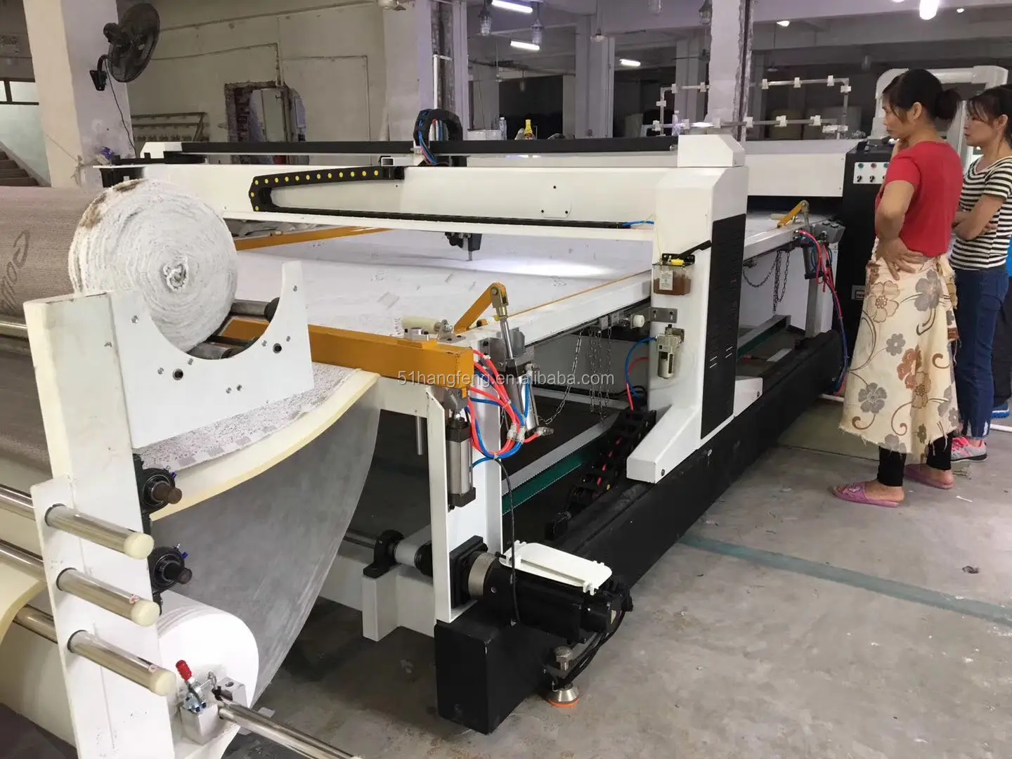 Automatic Computerized Single Needle continuous mattress quilting cutting machine home textile blanket bed sofa making machinery