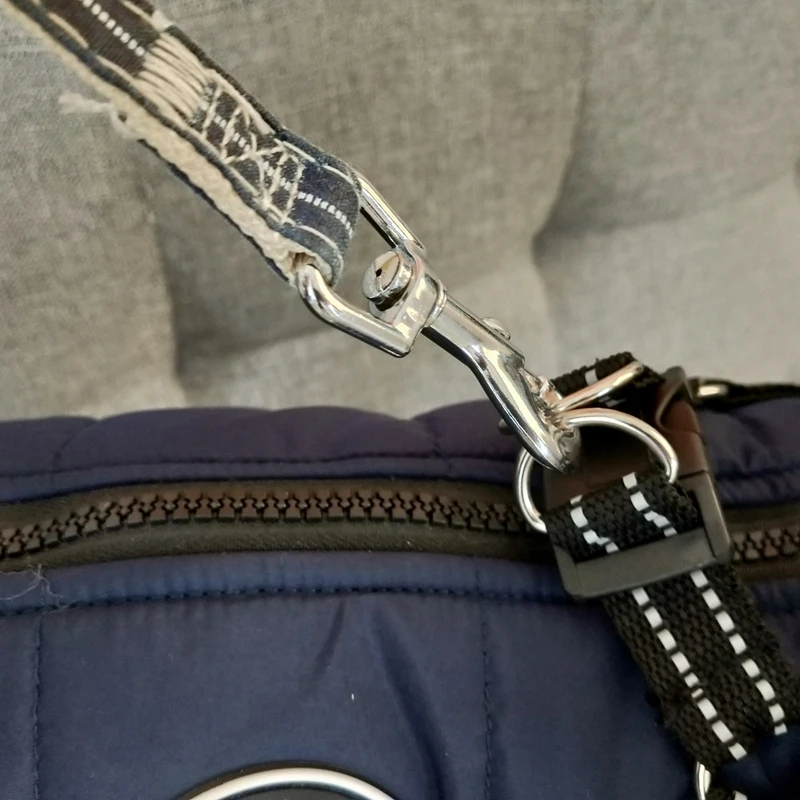 Wholesale pet clothing distributors dog vest pet clothing dog clothes windproof waterproof jacket winter