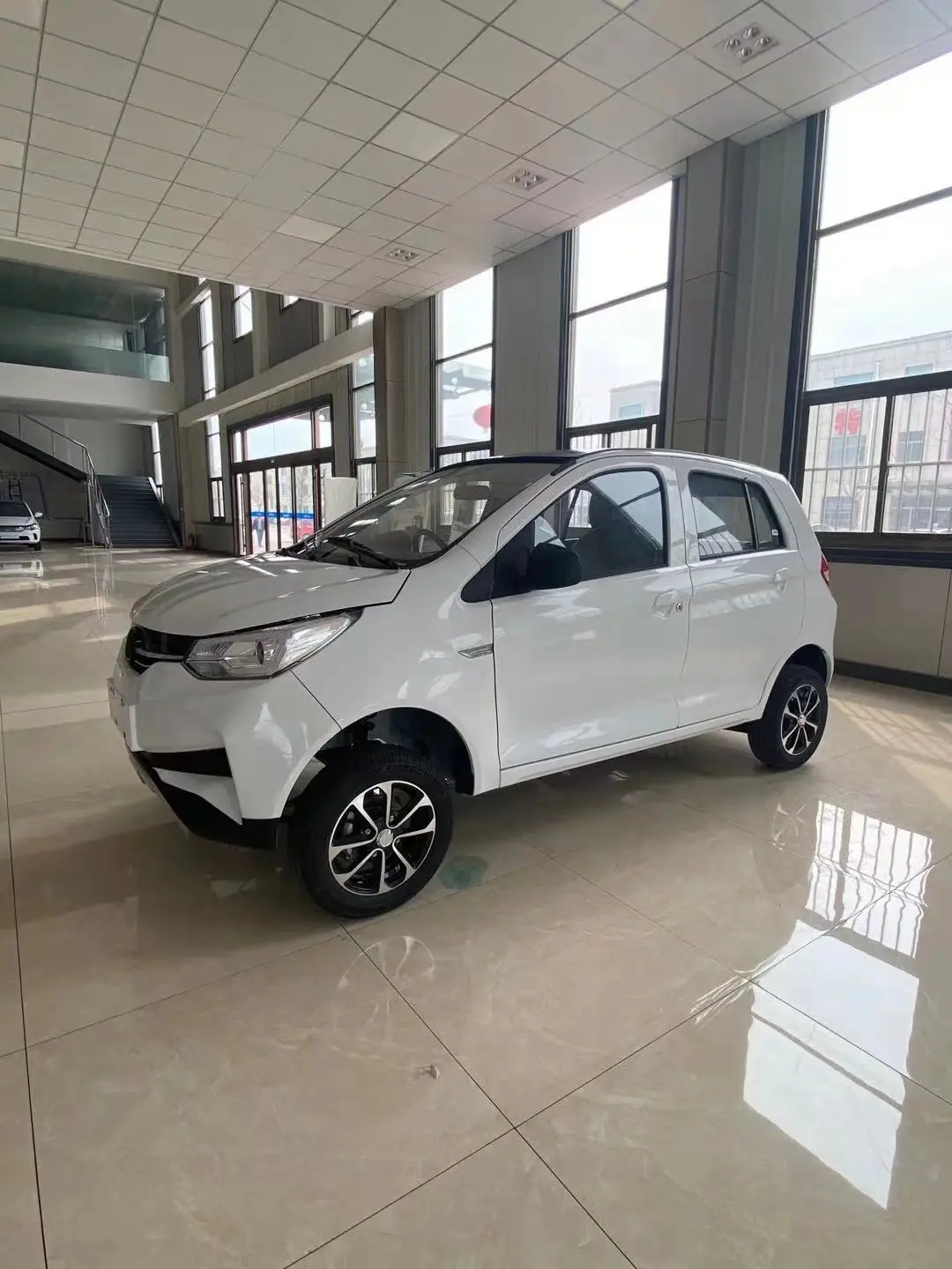  New Right steering electric car cheap adult hybrid solar 300 km endurance top speed 70 km/h made in China