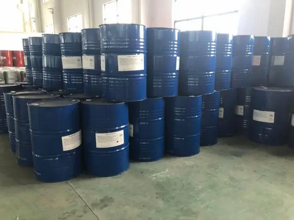 China Manufacturer direct sale Origin Mdi Methylenediphenyl Diisocyanate Pm200 Polymeric Mdi CAS 101-68-8