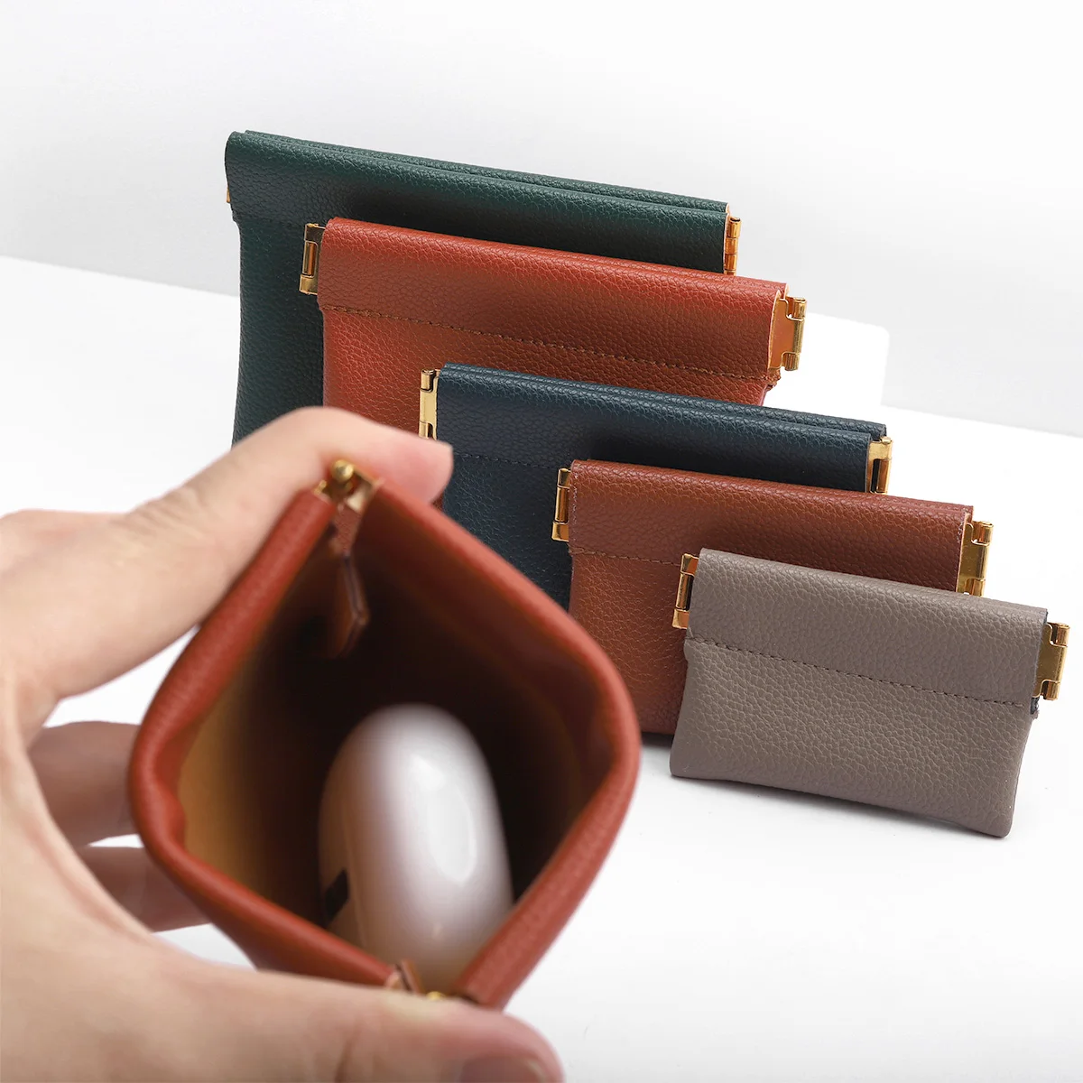 Wholesale Custom Fashion Pu Leather Magnetic Pouch Bag With Logo Shrapnel Closure Leather Cosmetic Jewelry Pouch