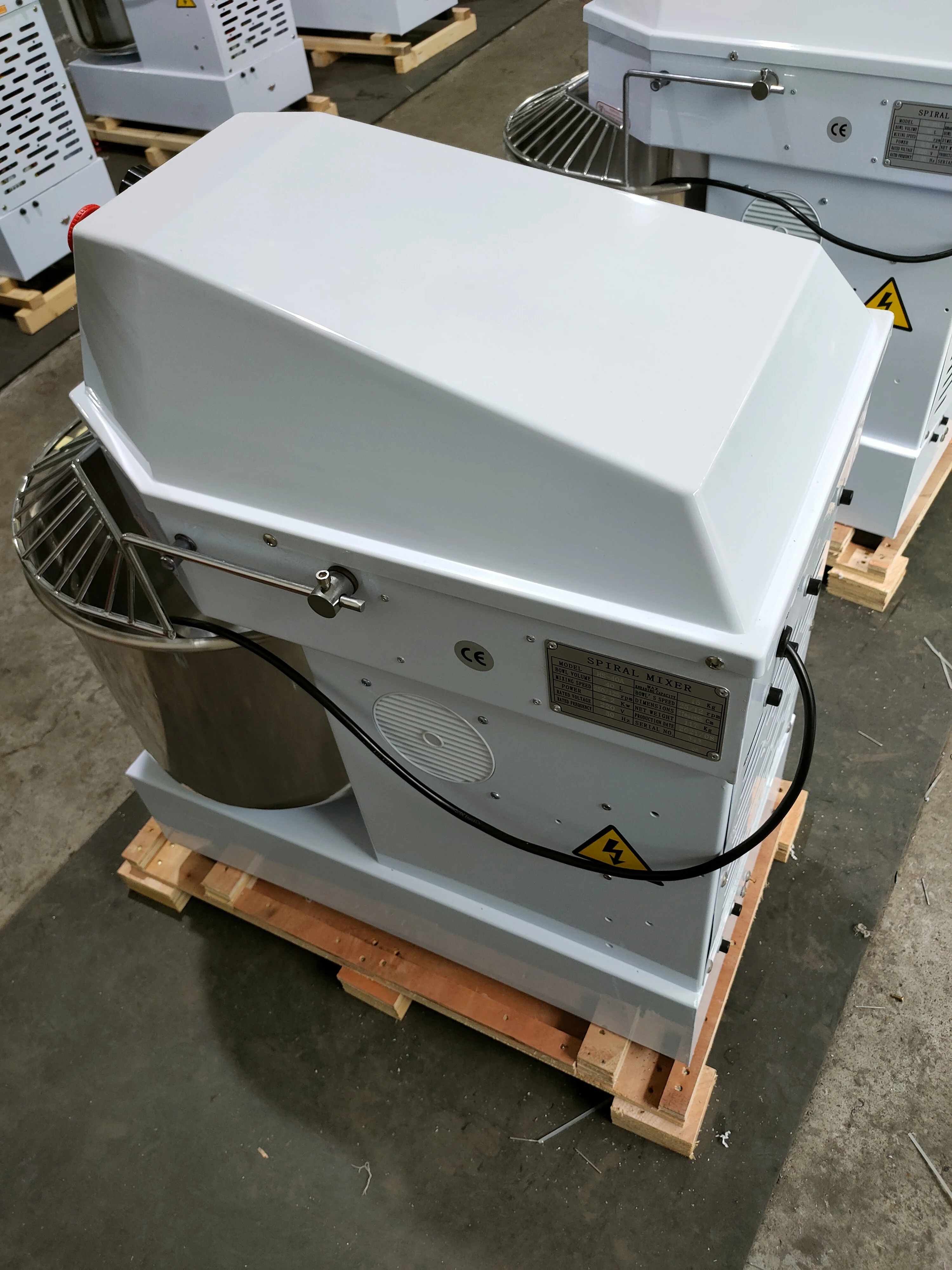 commercial industrial spiral mixer /automatic lift dough mixer 40L