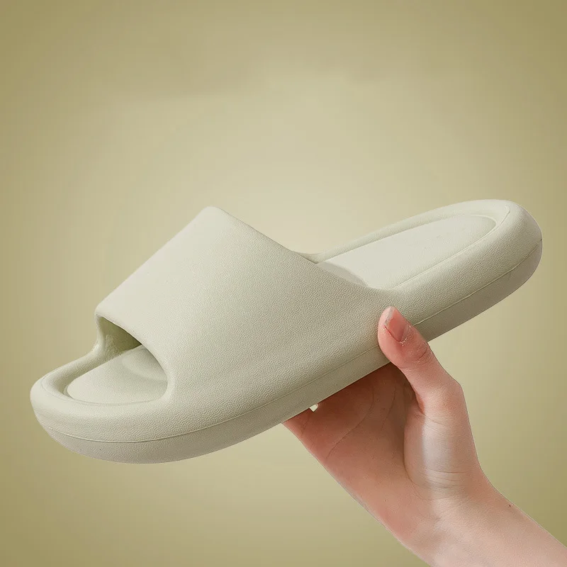 Factory Sale New Products Household Bath Room Slippers Summer Men And Women Slippers Soft Non Slip Thick Soled Sports Slippers