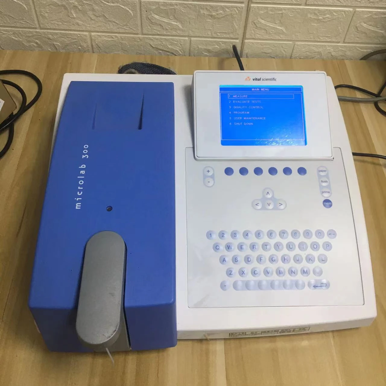 Fairly used Microlab 300 se-mi auto chemistry analyzer