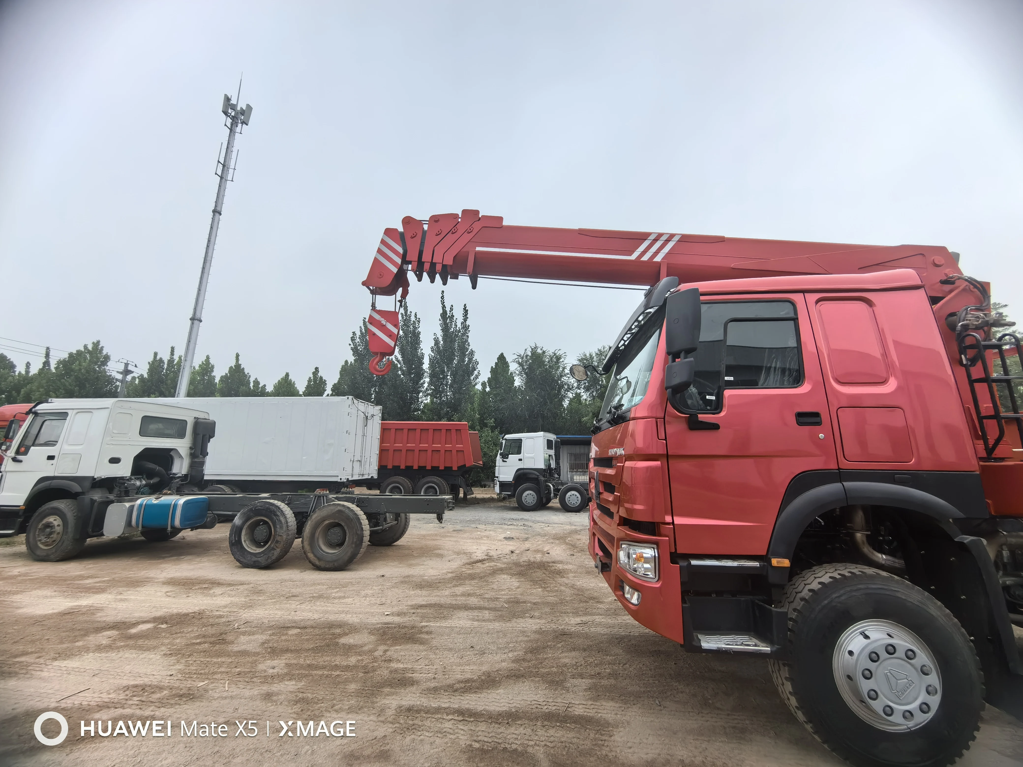 Crane with Hydraulic System and Remote Control System on Sale