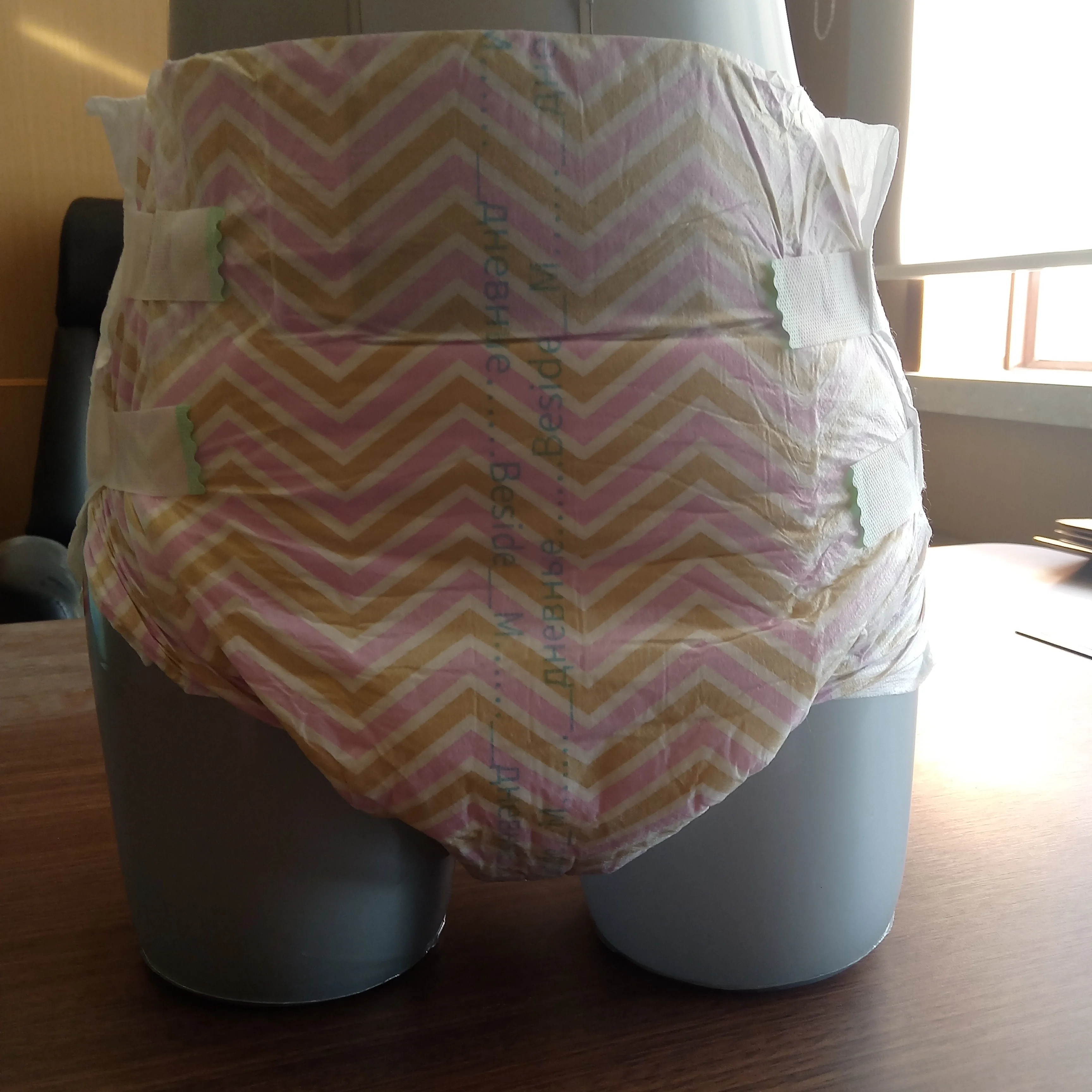 2023 China Hot Sale Soft Breathable PE Backsheet Adult Diapers xxl Disposable Adult Diaper For Elderly