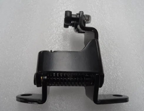 Suitable for foton G7G9 right middle door pulley Jinbei Jinlong Kowloon wide body narrow body bread slide bracket K164011000