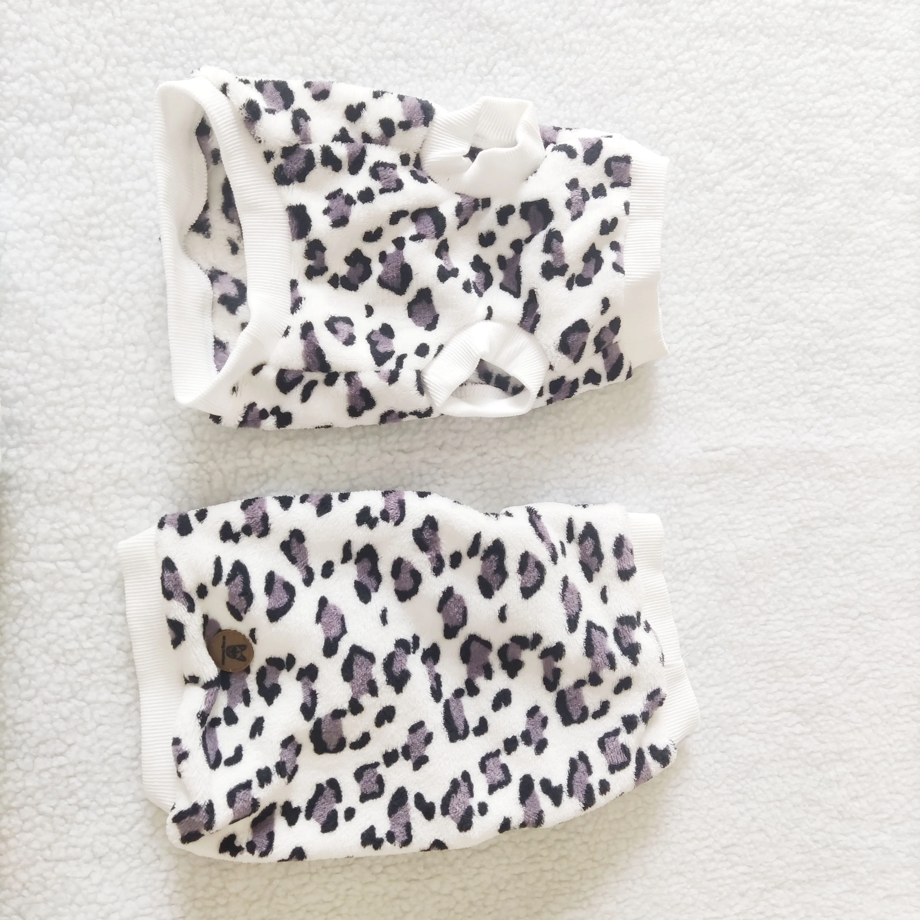 High Quality Cheap Multi Color Comfortable Lovely Breathable Coral Velvet Clothes For Small Dog Pet