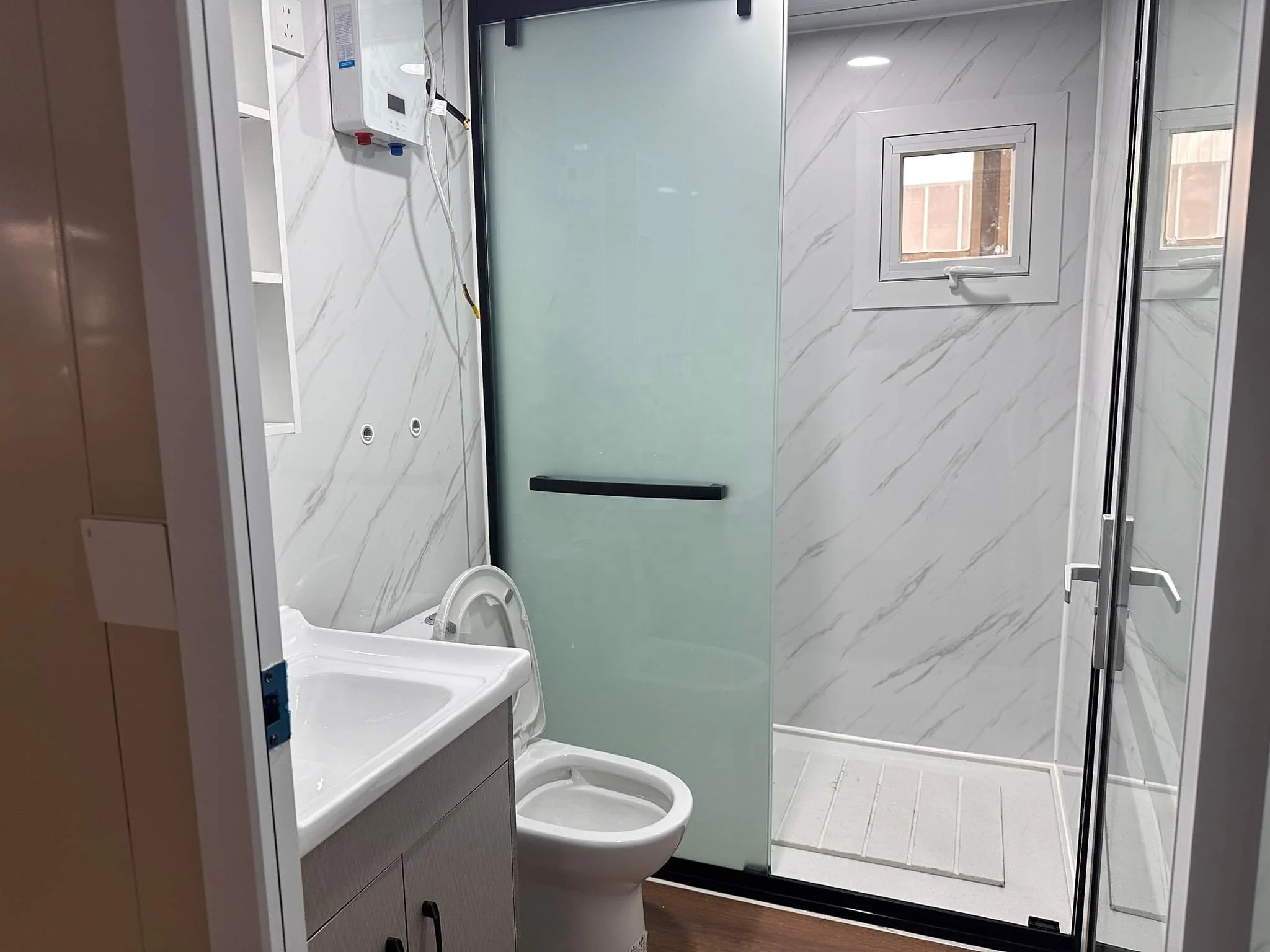 20ft 40ft Expandable Container House   It Consists Of Two Bedrooms  A Kitchen And A Wet And Dry Toilet